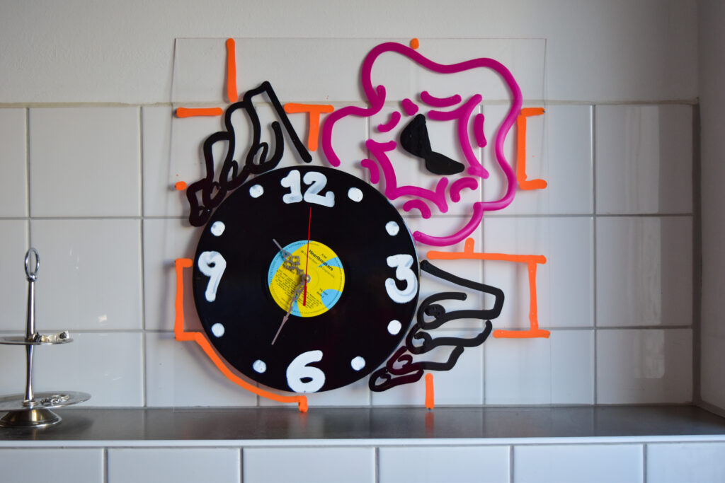 Heartbreakers Clock